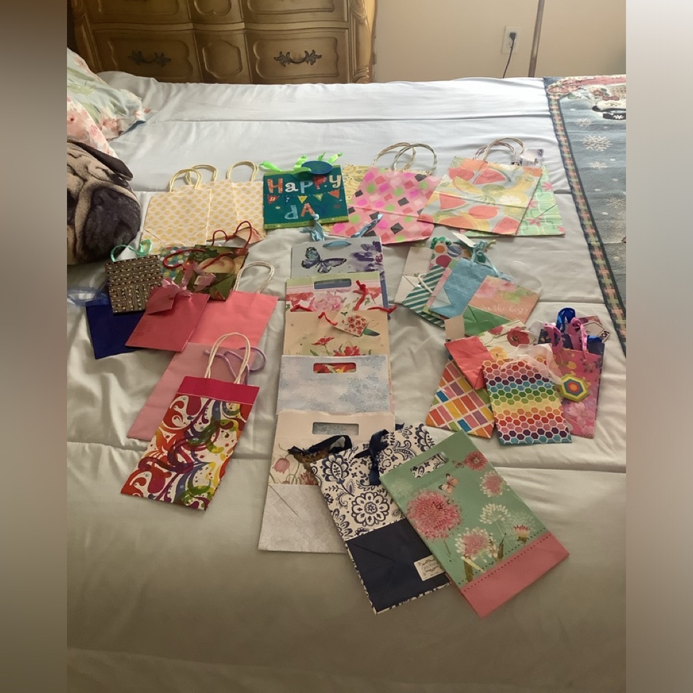GIFT BAGS assortment all different t colors & sizes. Great for grab bags…